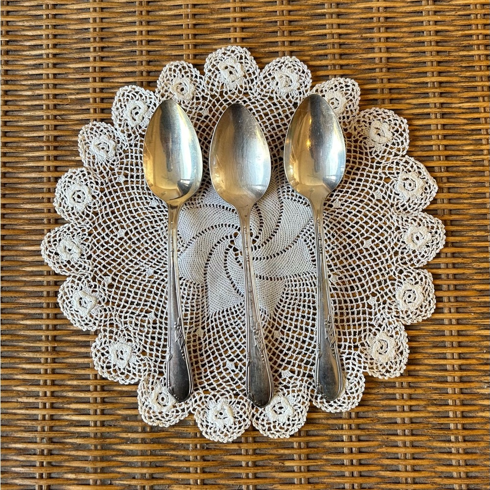 Vintage Rogers Oneida “Meadowbrook” Silver Plate, 1936, 3 Place/Oval Soup Spoons